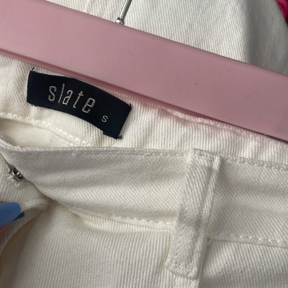 Elegant White Button-Down Skirt - Picture 4 of 4